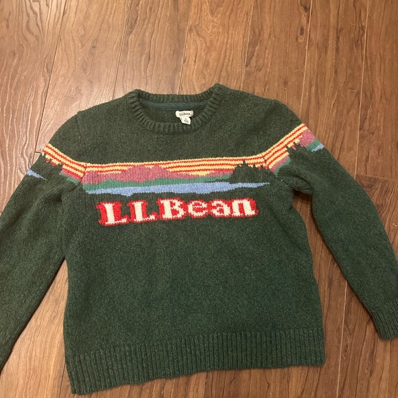L.L.Bean Bean's Classic Raggwool Crew Sweater in green lambswool - Picture 7 of 9